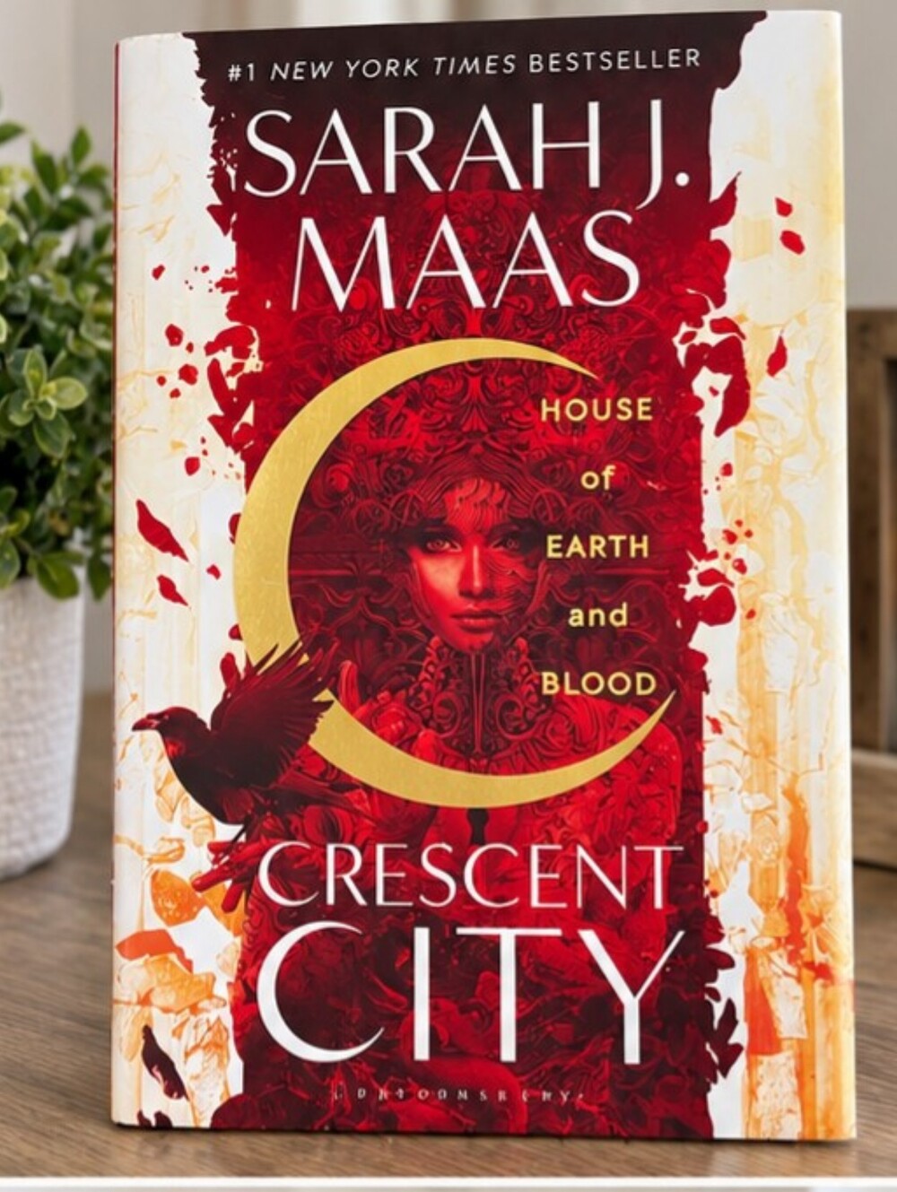 Sarah J. Maas Crescent City: House of Earth and Blood Hardcover